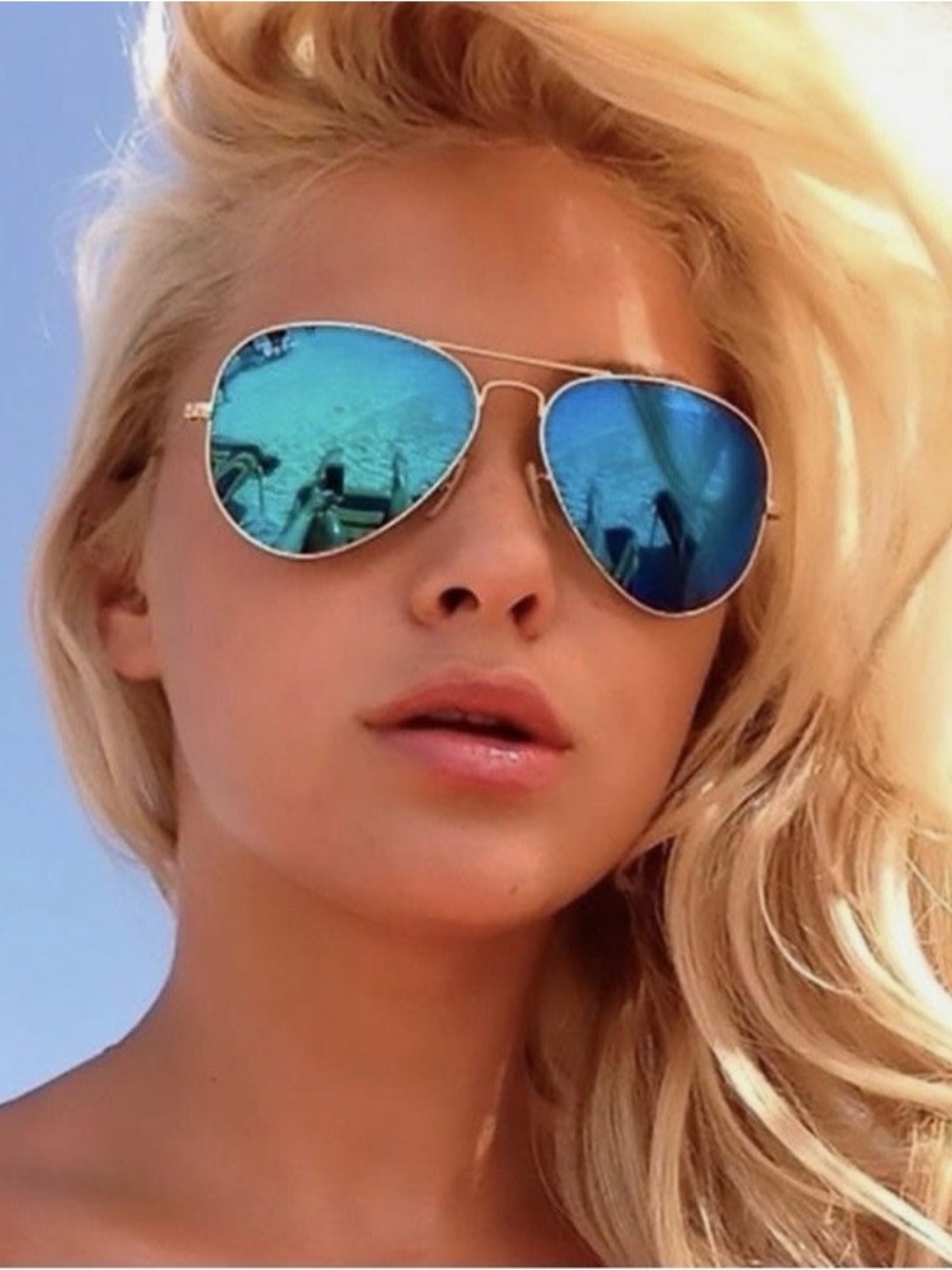 Ray-Ban Aviator Sunglasses with Blue Mirrored Lenses and gold Frame